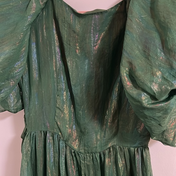 Jessa Kae Mommy & Me matching green puff sleeve faux wrap dresses - Picture 11 of 13